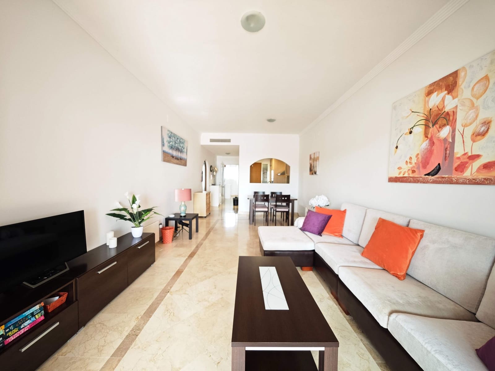 2 slaapkamer Appartement te koop in La Linea de la Concepcion met zwembad garage - € 330.000 (Ref: 10158799)