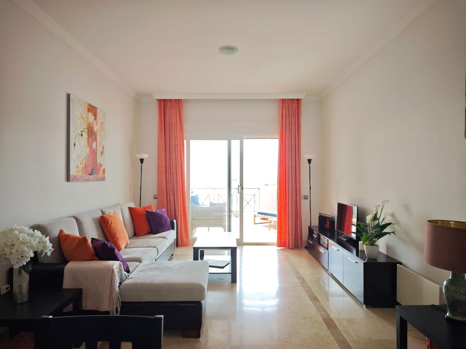 2 slaapkamer Appartement te koop in La Linea de la Concepcion met zwembad garage - € 330.000 (Ref: 10158799)