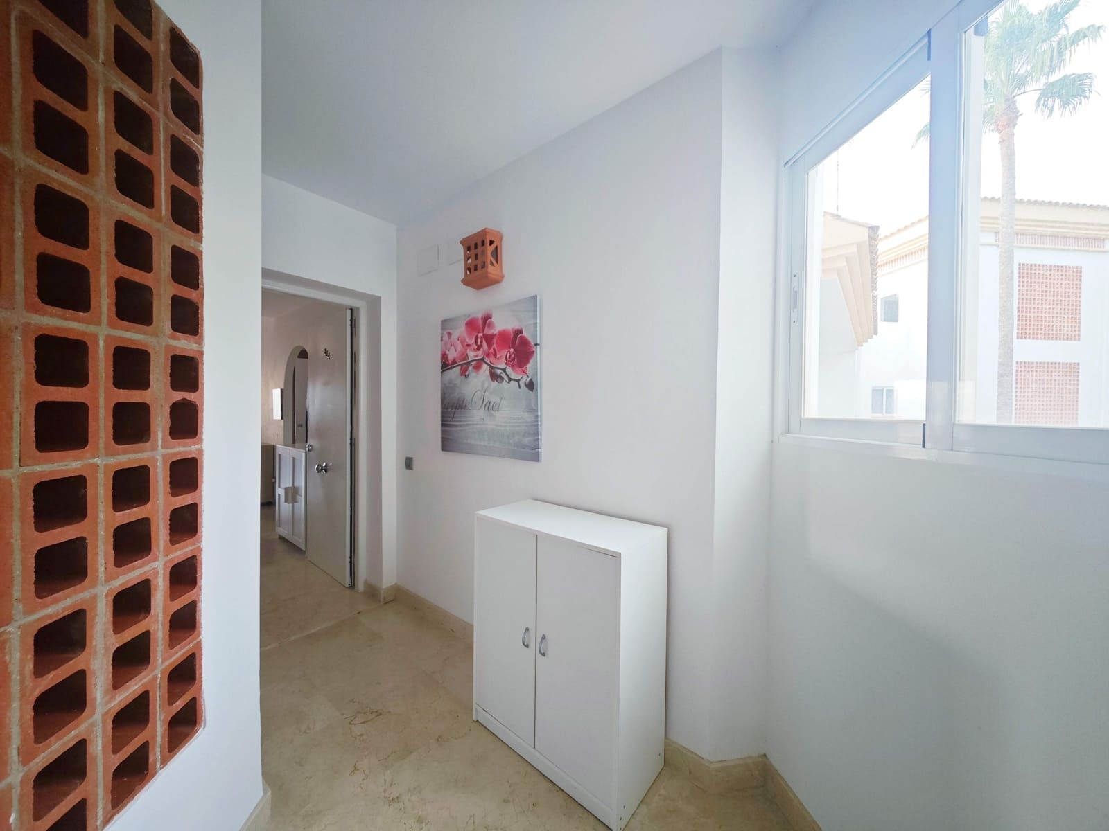 2 slaapkamer Appartement te koop in La Linea de la Concepcion met zwembad garage - € 330.000 (Ref: 10158799)