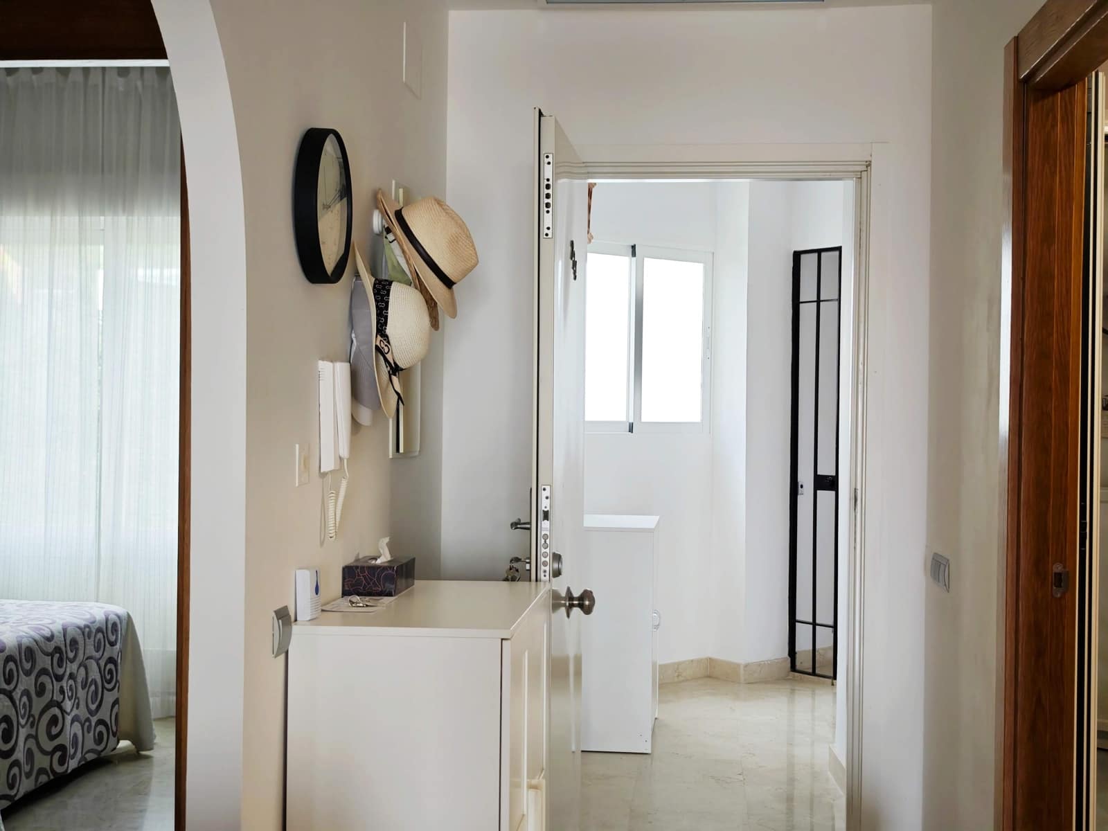 2 slaapkamer Appartement te koop in La Linea de la Concepcion met zwembad garage - € 330.000 (Ref: 10158799)