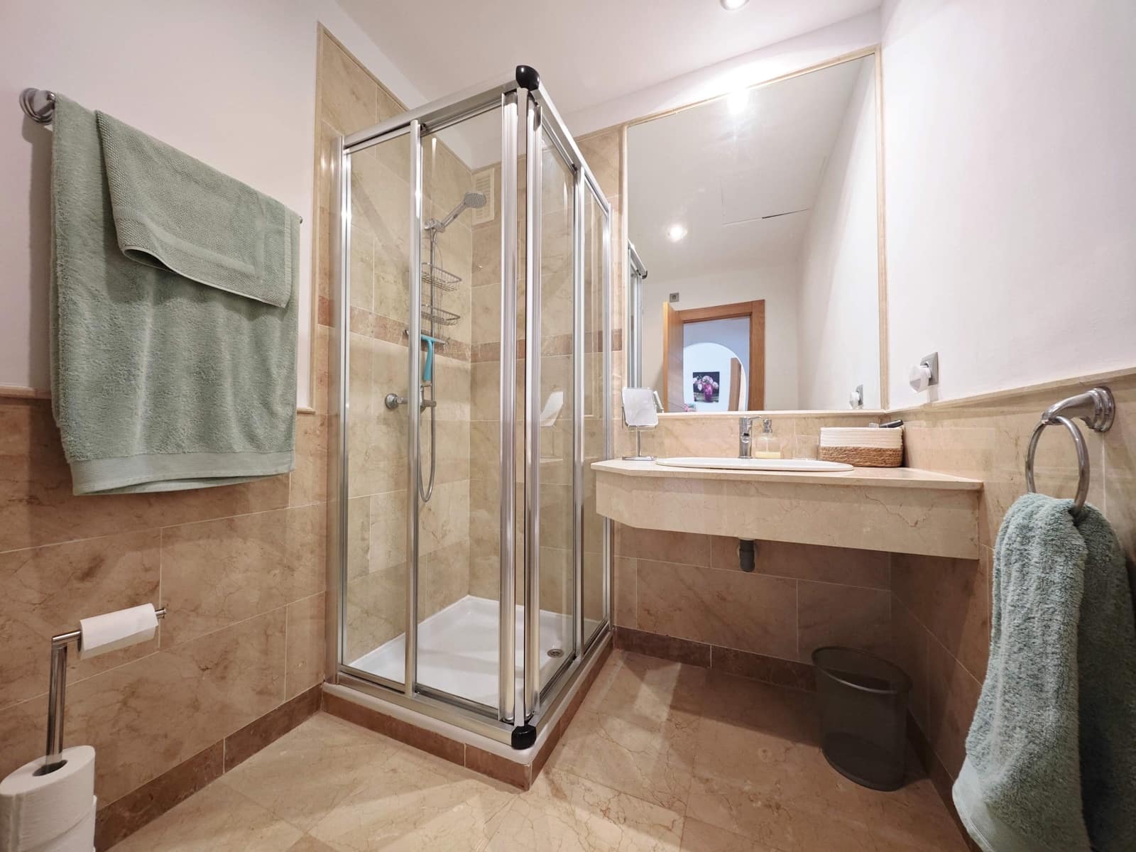 2 slaapkamer Appartement te koop in La Linea de la Concepcion met zwembad garage - € 330.000 (Ref: 10158799)