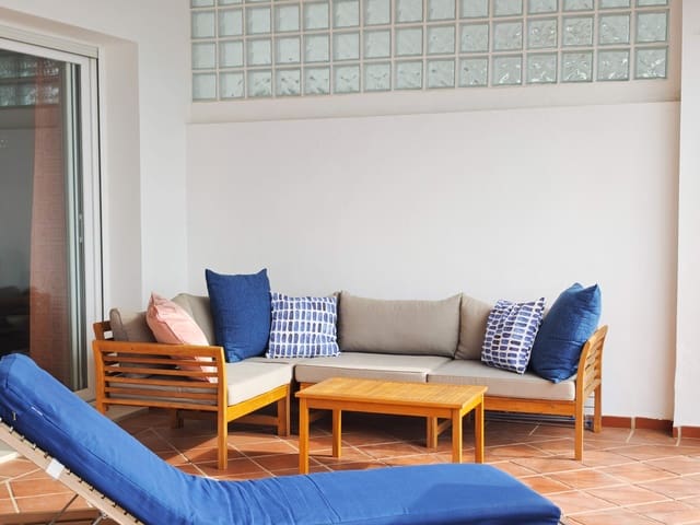 2 slaapkamer Appartement te koop in La Alcaidesa met zwembad garage - € 315.000 (Ref: 10158799)