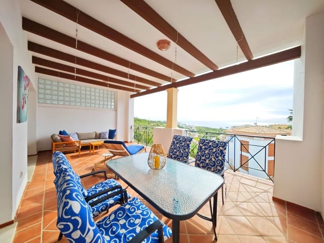 2 slaapkamer Appartement te koop in La Alcaidesa met zwembad garage - € 315.000 (Ref: 10158799)