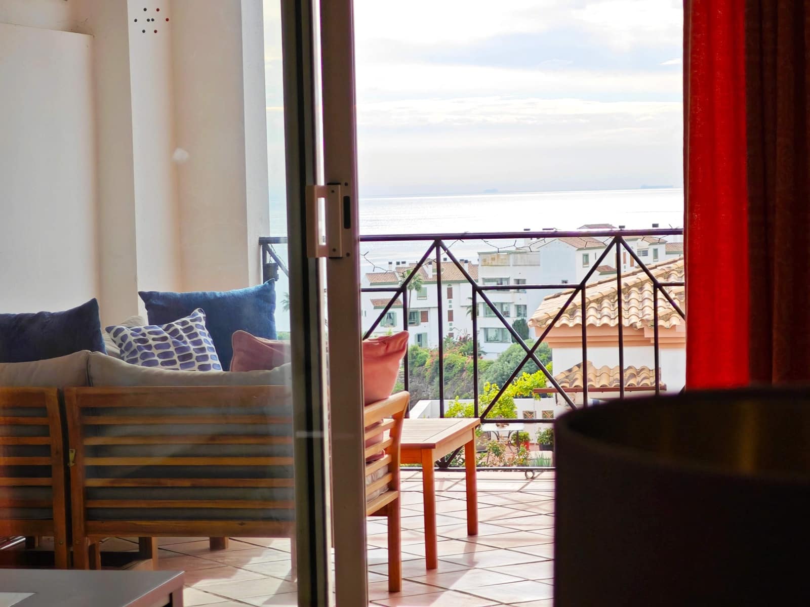 2 slaapkamer Appartement te koop in La Linea de la Concepcion met zwembad garage - € 330.000 (Ref: 10158799)