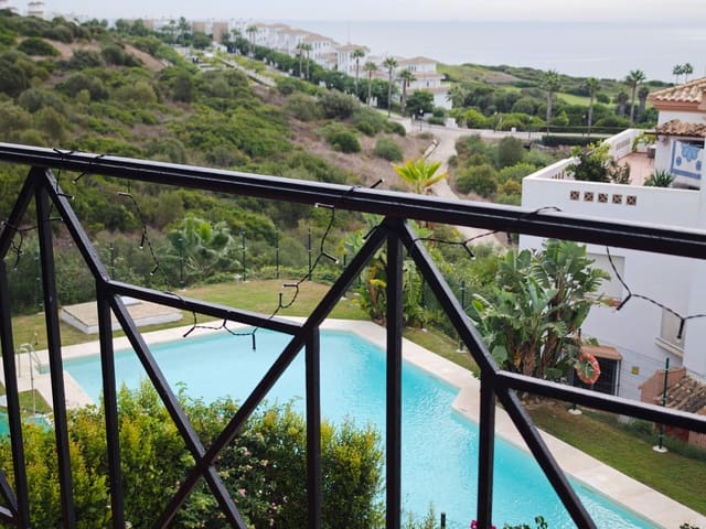 2 slaapkamer Appartement te koop in La Alcaidesa met zwembad garage - € 315.000 (Ref: 10158799)