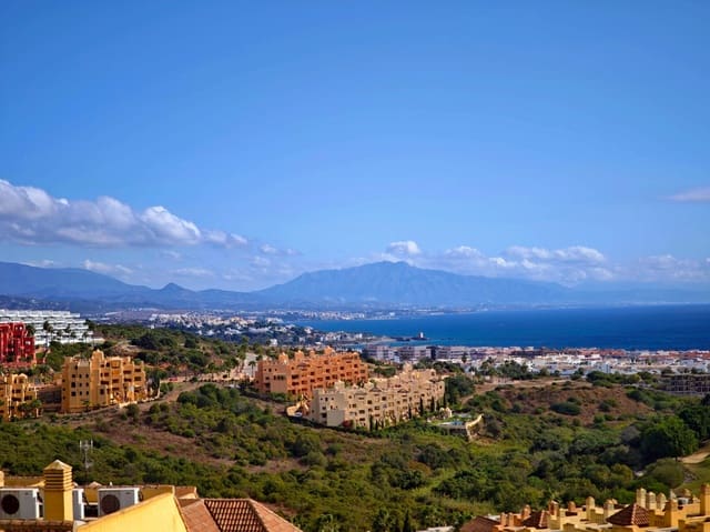 2 quarto Apartamento para venda em La Duquesa / Puerto de la Duquesa, Manilva com piscina garagem - 315 000 € (Ref: 10162070)