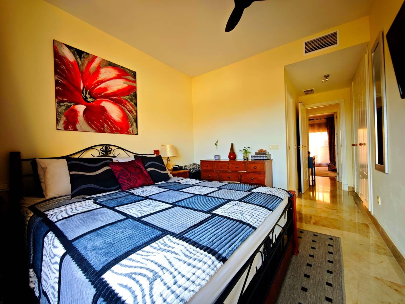 2 quarto Apartamento para venda em La Duquesa / Puerto de la Duquesa com piscina garagem - 315 000 € (Ref: 10162070)