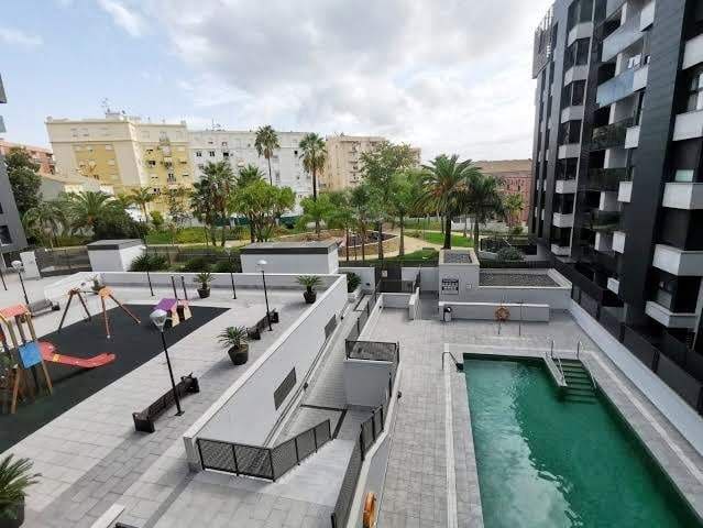 2 chambre Appartement à vendre à Algeciras avec piscine garage - 190 000 € (Ref: 10162071)