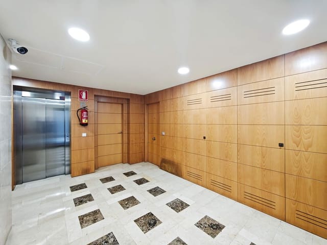 2 chambre Appartement à vendre à Algeciras avec piscine garage - 190 000 € (Ref: 10162071)