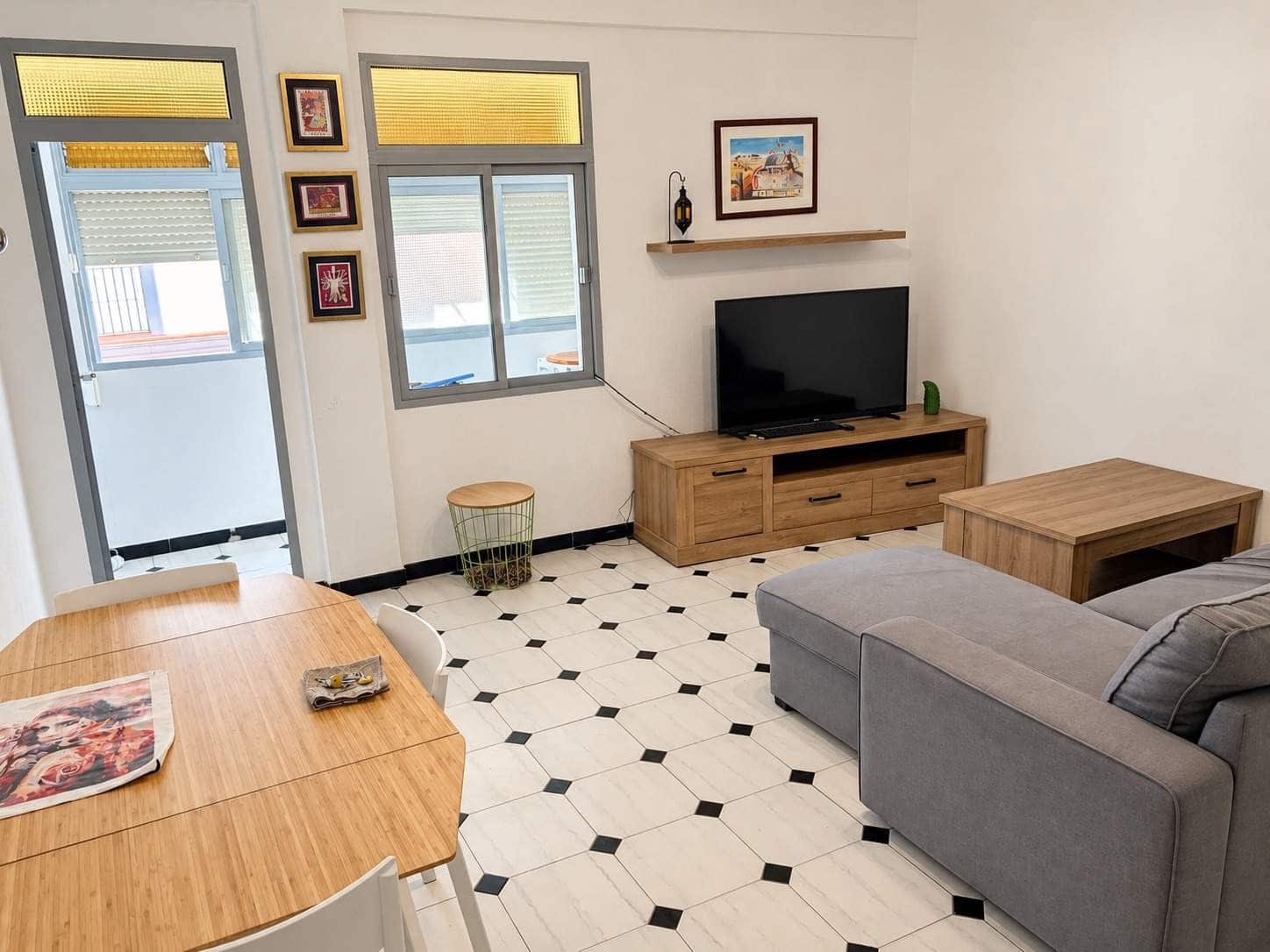 4 bedroom Flat for sale in La Linea de la Concepcion - € 149,000 (Ref: 10165893)