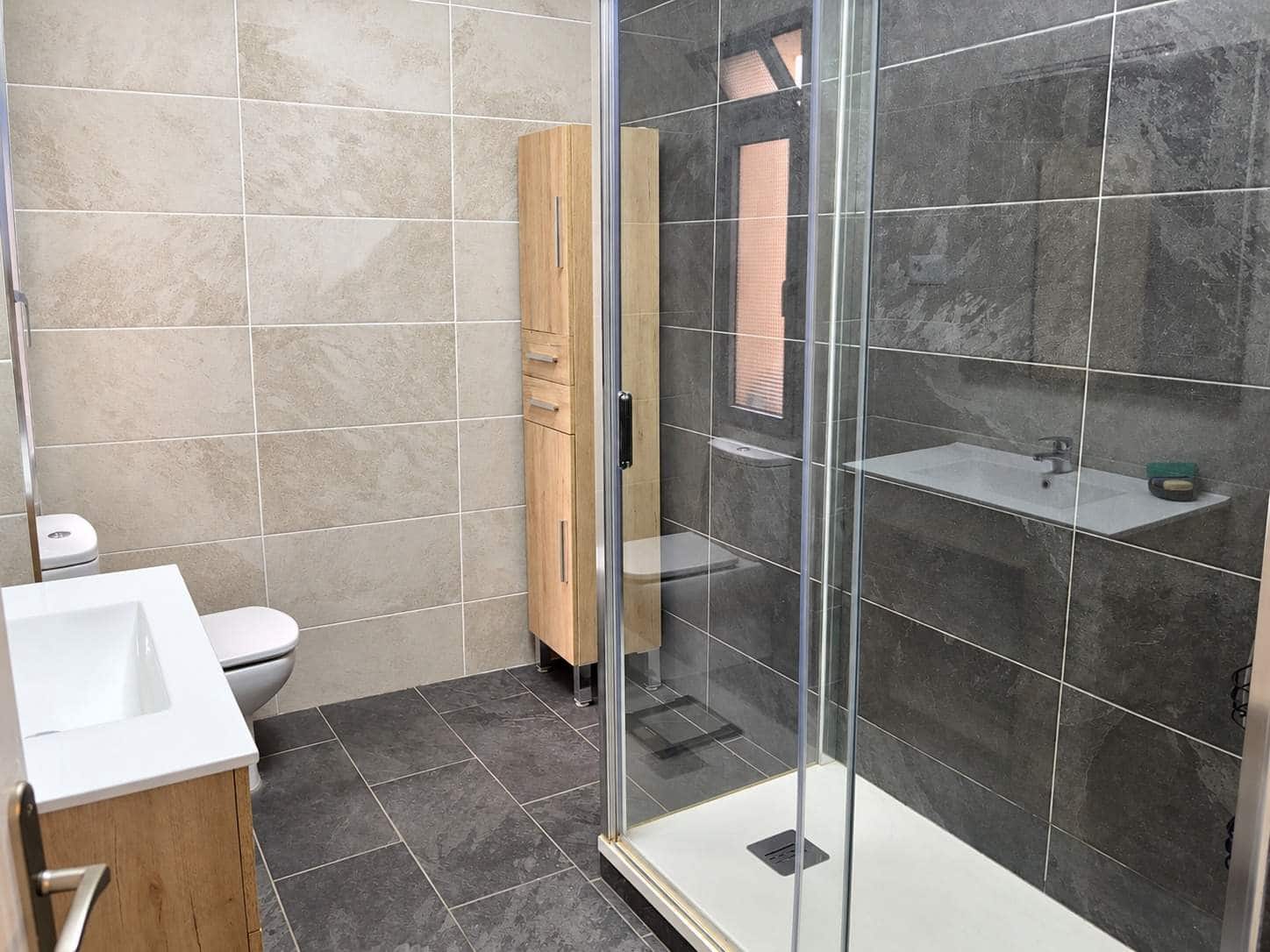 4 bedroom Flat for sale in La Linea de la Concepcion - € 149,000 (Ref: 10165893)