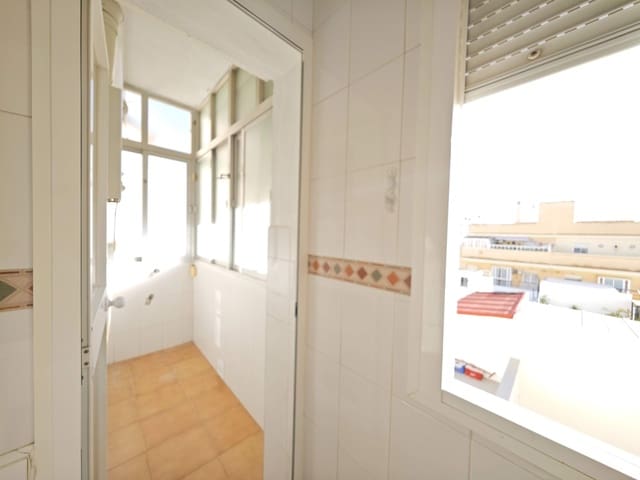 4 soveværelse Lejlighed til salg i San Fernando - € 165.000 (Ref: 10167962)
