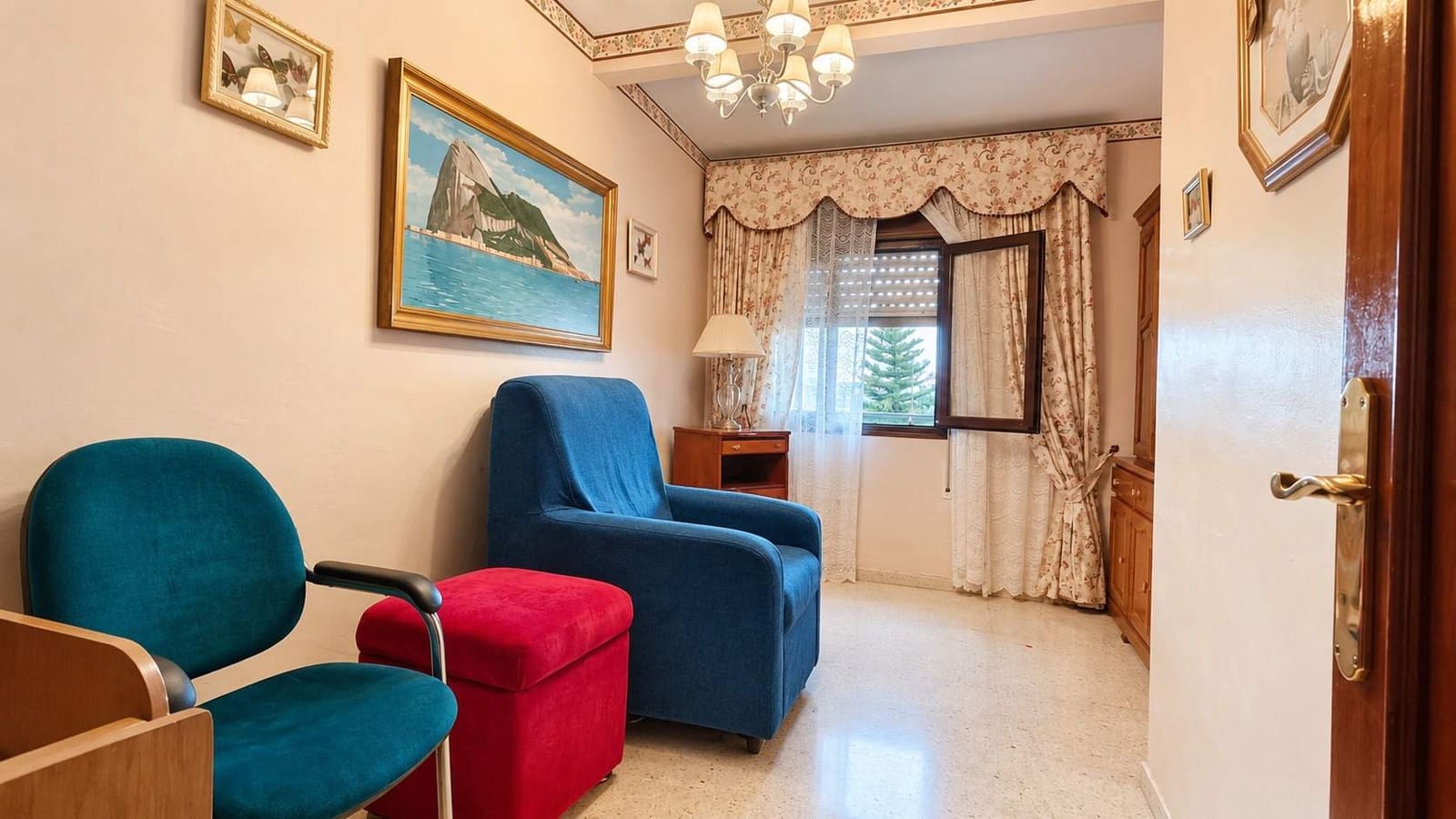 3 bedroom Flat for sale in La Linea de la Concepcion - € 180,000 (Ref: 10168507)