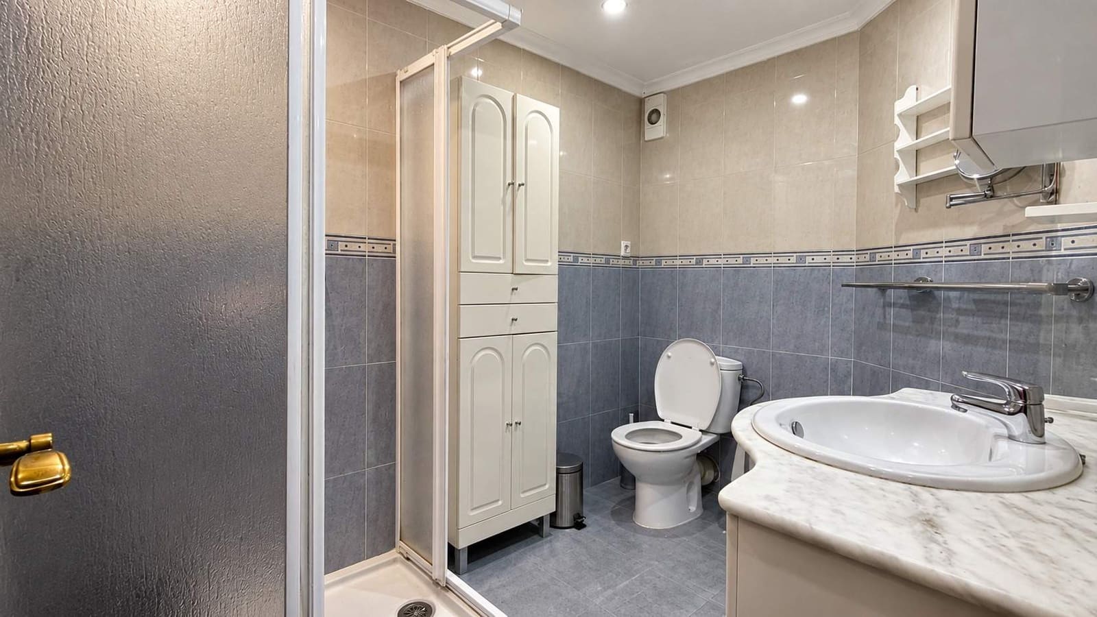 3 bedroom Flat for sale in La Linea de la Concepcion - € 180,000 (Ref: 10168507)