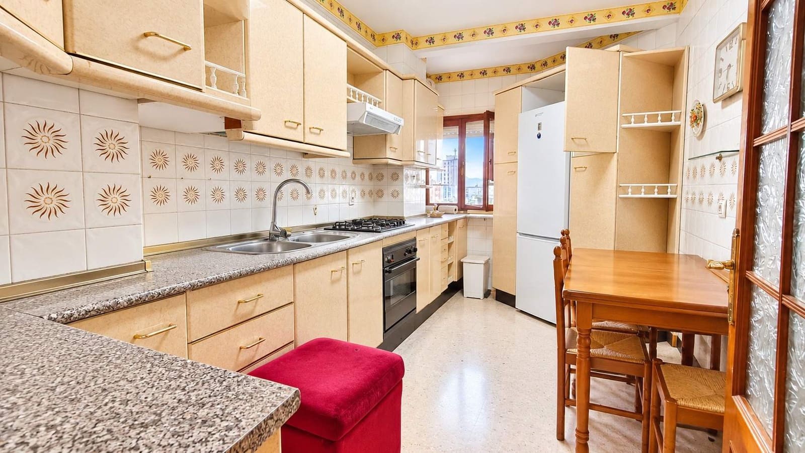 3 bedroom Flat for sale in La Linea de la Concepcion - € 180,000 (Ref: 10168507)