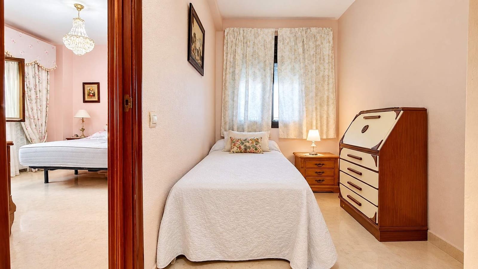 3 bedroom Flat for sale in La Linea de la Concepcion - € 180,000 (Ref: 10168507)