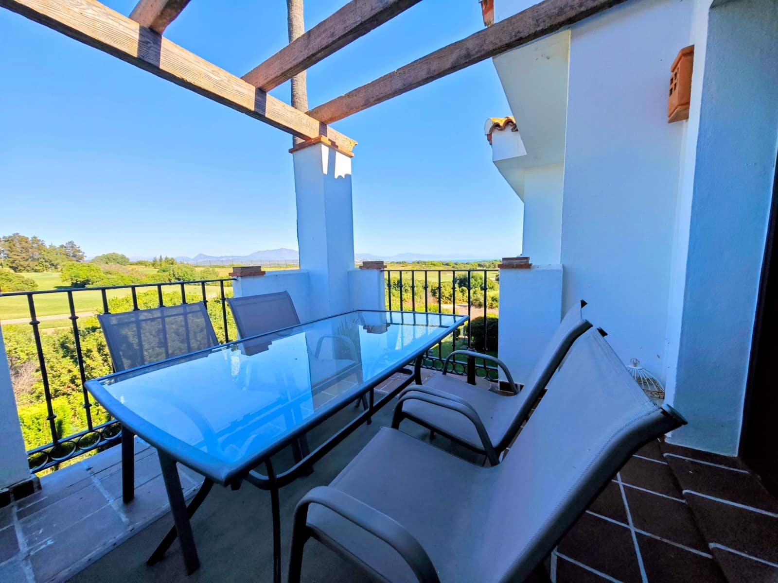 2 Zimmer Penthouse zu verkaufen in La Alcaidesa mit Pool Garage - 455.000 € (Ref: 10173036)
