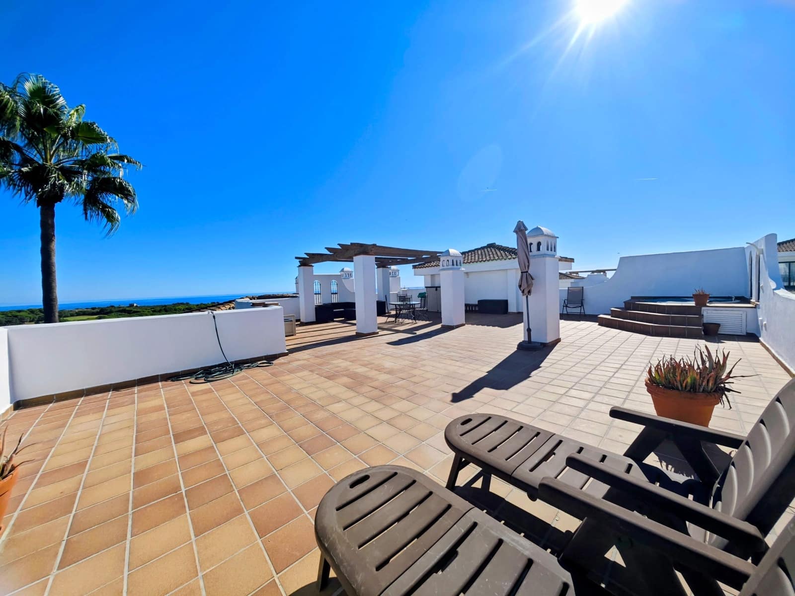 2 Zimmer Penthouse zu verkaufen in La Alcaidesa mit Pool Garage - 455.000 € (Ref: 10173036)
