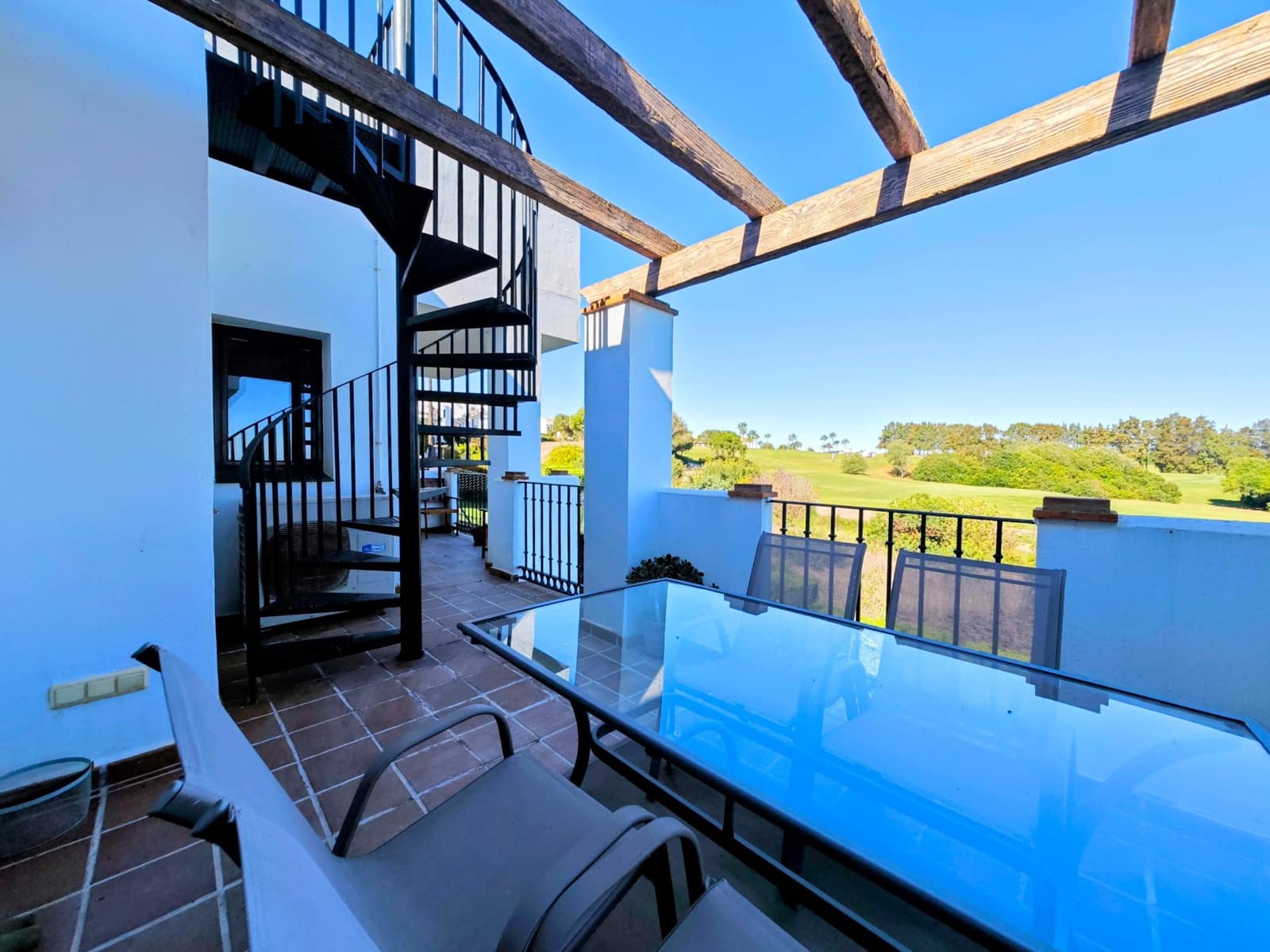 2 Zimmer Penthouse zu verkaufen in La Alcaidesa mit Pool Garage - 455.000 € (Ref: 10173036)