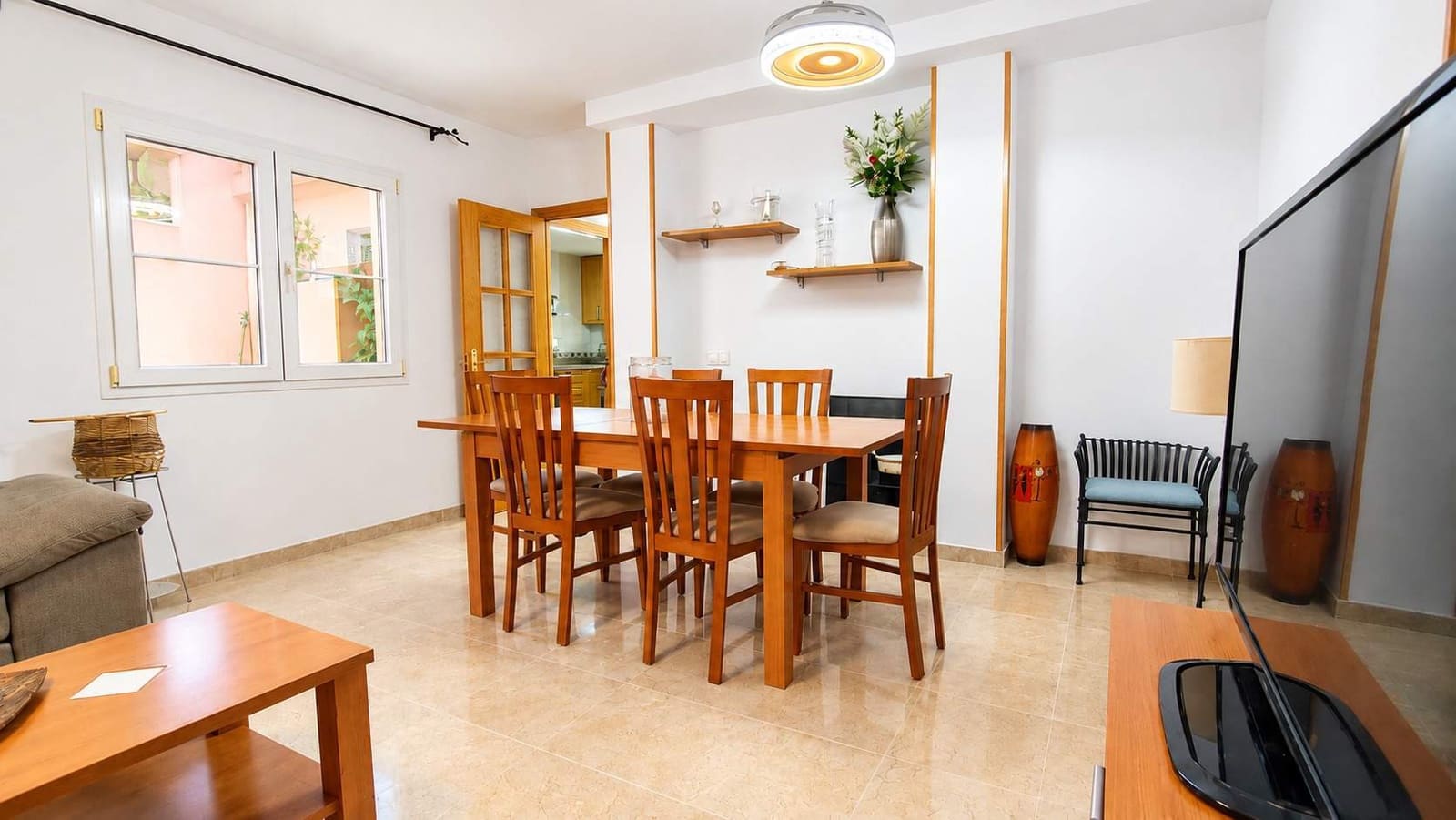3 slaapkamer Rijtjeshuis te koop in La Linea de la Concepcion met garage - € 300.000 (Ref: 10173037)