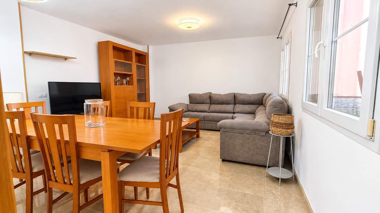3 slaapkamer Rijtjeshuis te koop in La Linea de la Concepcion met garage - € 300.000 (Ref: 10173037)