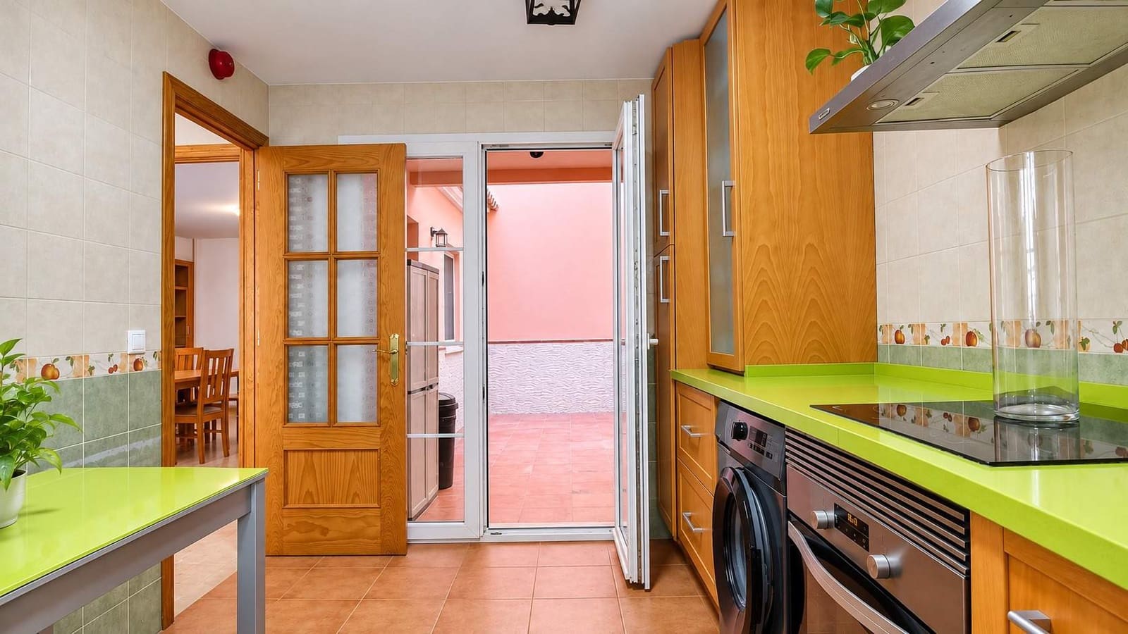 3 slaapkamer Rijtjeshuis te koop in La Linea de la Concepcion met garage - € 300.000 (Ref: 10173037)