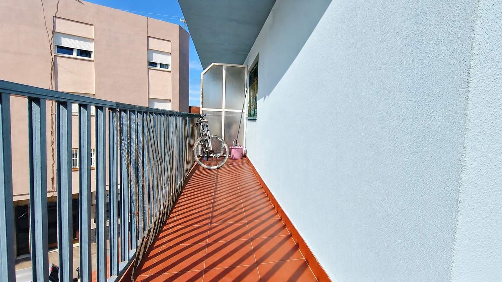 3 slaapkamer Flat te koop in La Linea de la Concepcion - € 190.000 (Ref: 10174319)