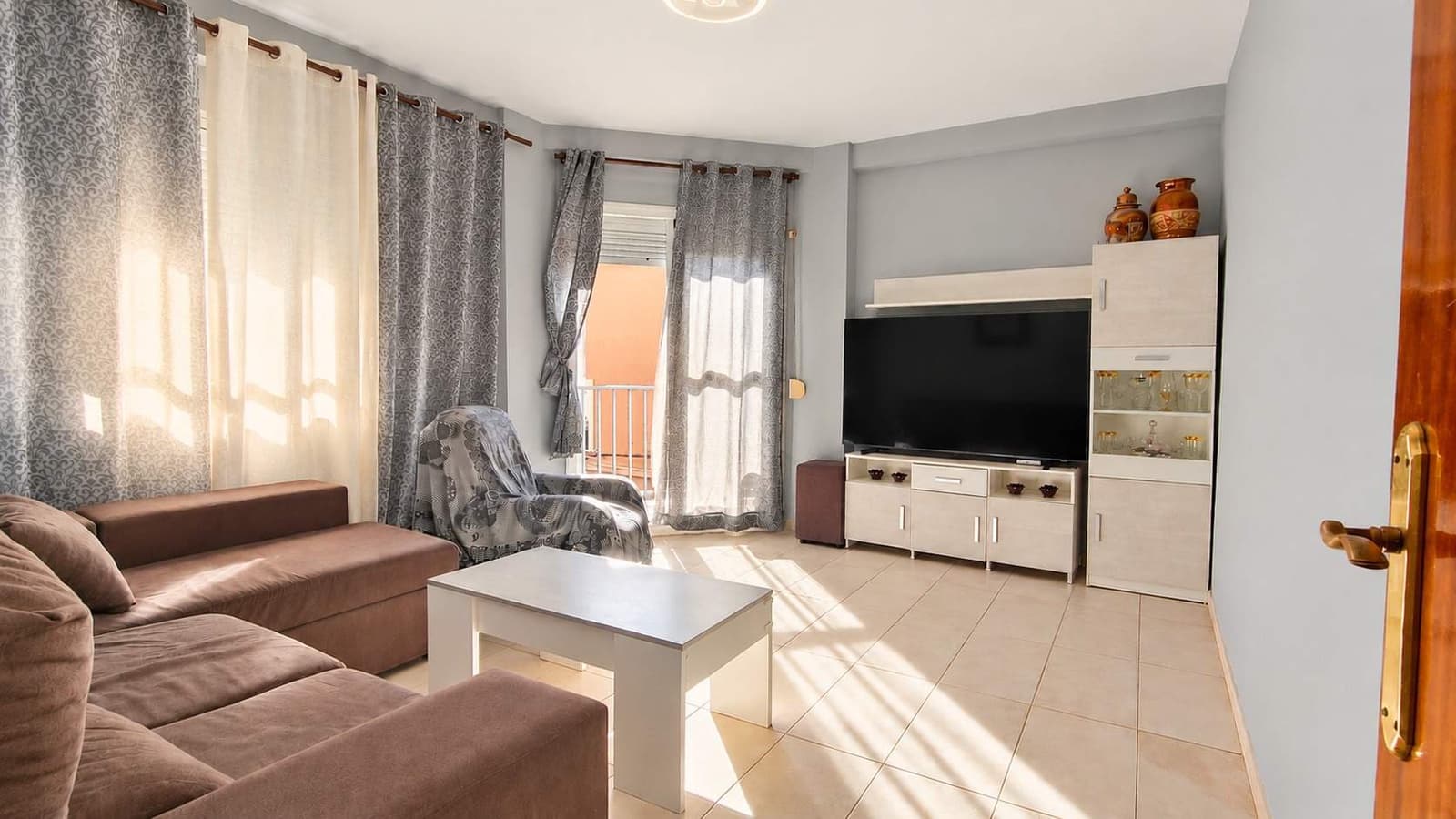 3 slaapkamer Flat te koop in La Linea de la Concepcion - € 190.000 (Ref: 10174319)