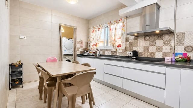 3 slaapkamer Flat te koop in La Línea de la Concepción - € 190.000 (Ref: 10174319)