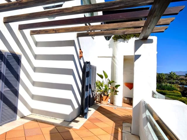 3 makuuhuone Huoneisto myytävänä paikassa Sotogrande Costa, San Roque mukana uima-altaan 
autotalli - 1 195 000 € (Ref: 10179700)