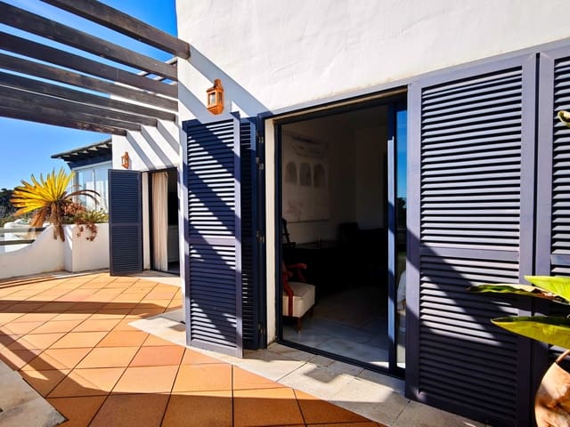 3 makuuhuone Huoneisto myytävänä paikassa Sotogrande Costa, San Roque mukana uima-altaan 
autotalli - 1 195 000 € (Ref: 10179700)