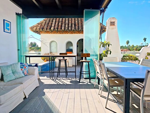 3 makuuhuone Huoneisto myytävänä paikassa Sotogrande Costa, San Roque mukana uima-altaan 
autotalli - 1 195 000 € (Ref: 10179700)