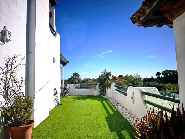 3 makuuhuone Huoneisto myytävänä paikassa Sotogrande Costa, San Roque mukana uima-altaan 
autotalli - 1 195 000 € (Ref: 10179700)