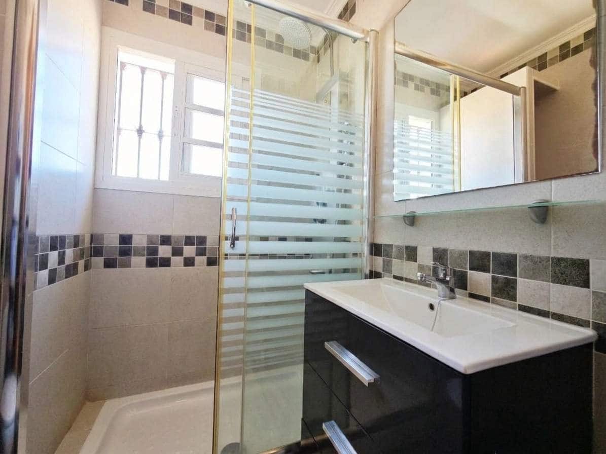 4 sypialnia Willa na sprzedaż w Algeciras z garażem - 450 000 € (Ref: 10182314)