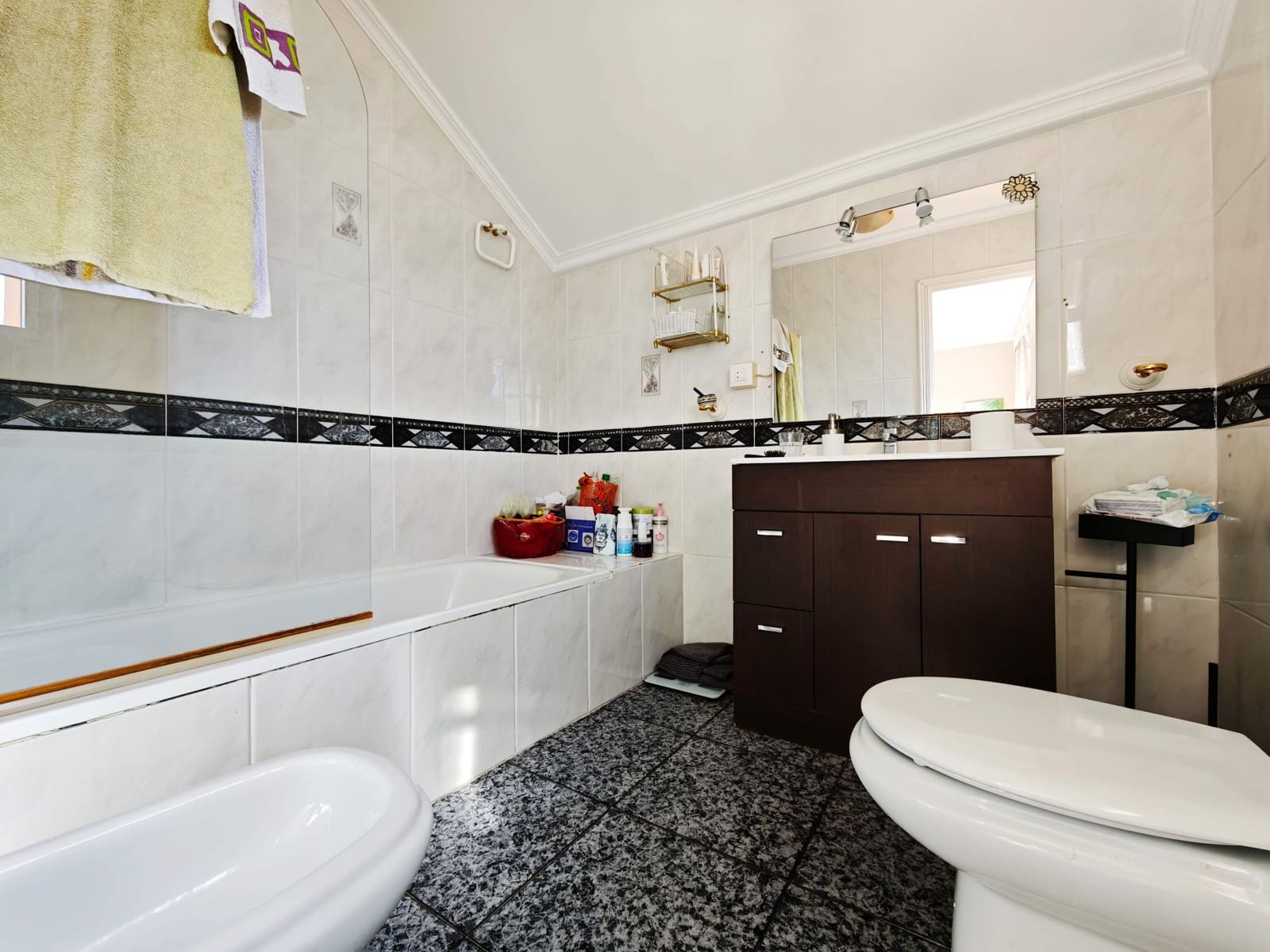 4 sypialnia Willa na sprzedaż w Algeciras z garażem - 450 000 € (Ref: 10182314)