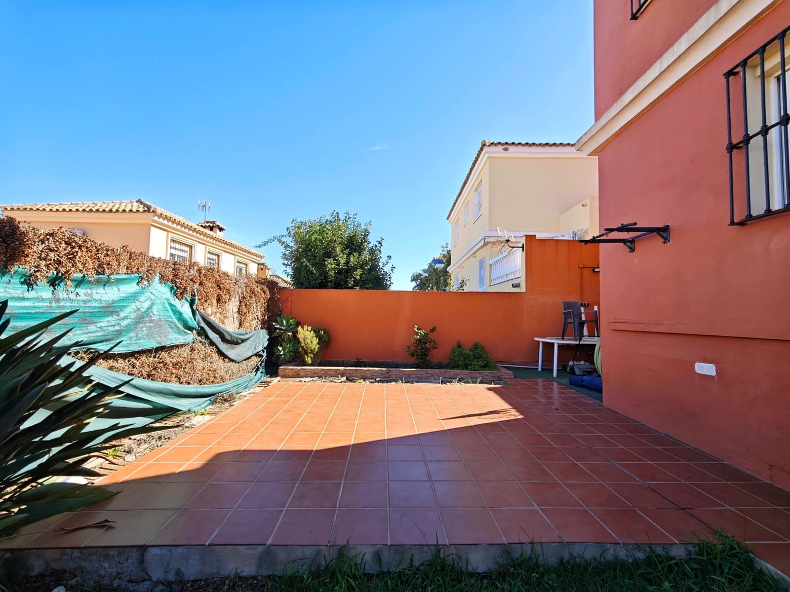 4 sypialnia Willa na sprzedaż w Algeciras z garażem - 450 000 € (Ref: 10182314)