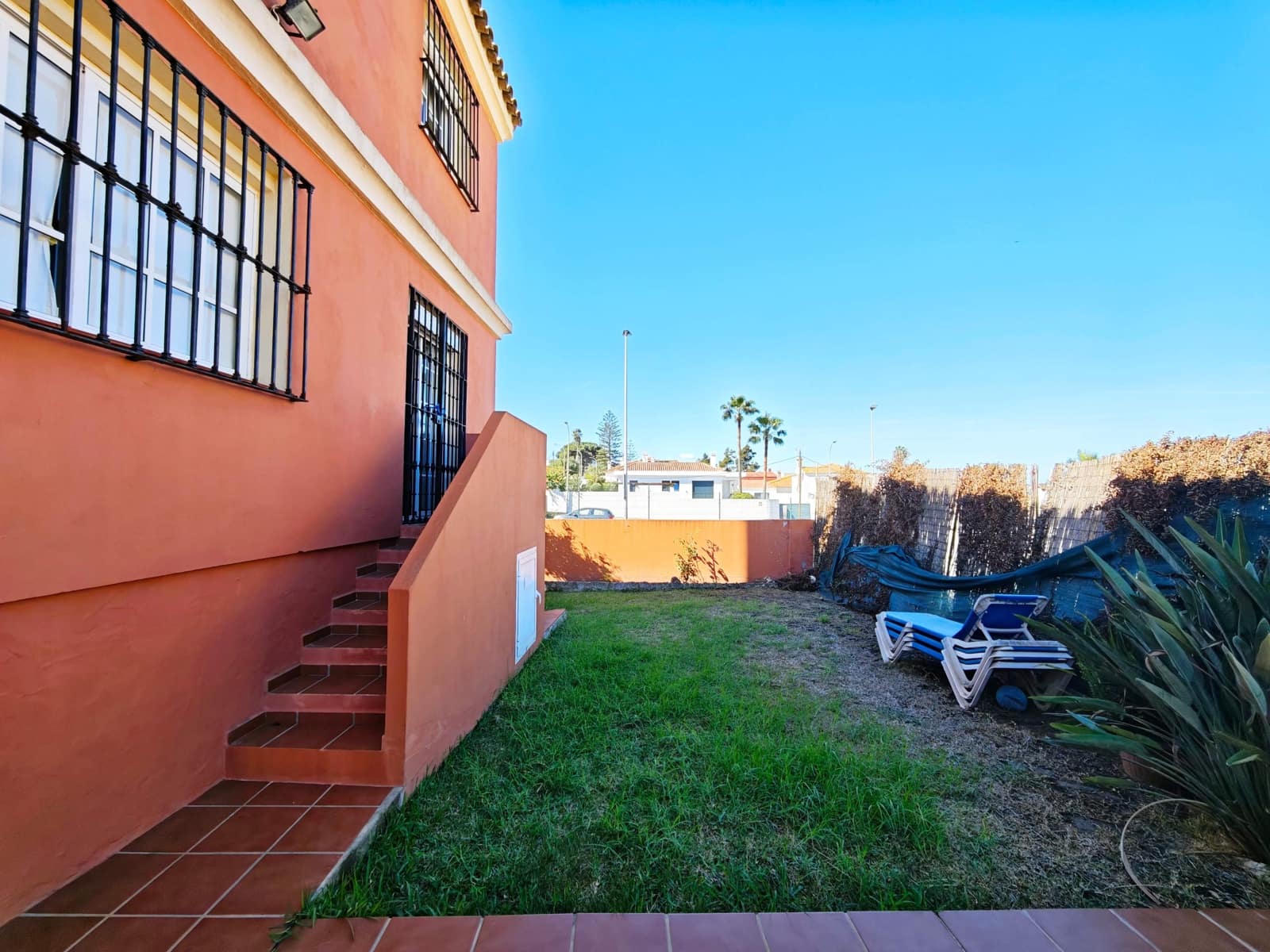 4 sypialnia Willa na sprzedaż w Algeciras z garażem - 450 000 € (Ref: 10182314)