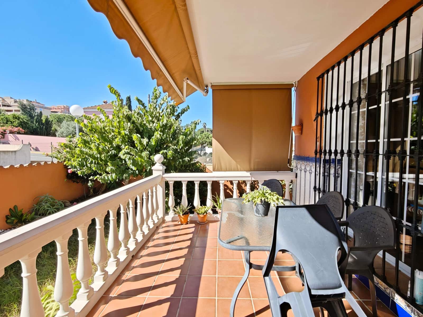 4 sypialnia Willa na sprzedaż w Algeciras z garażem - 450 000 € (Ref: 10182314)