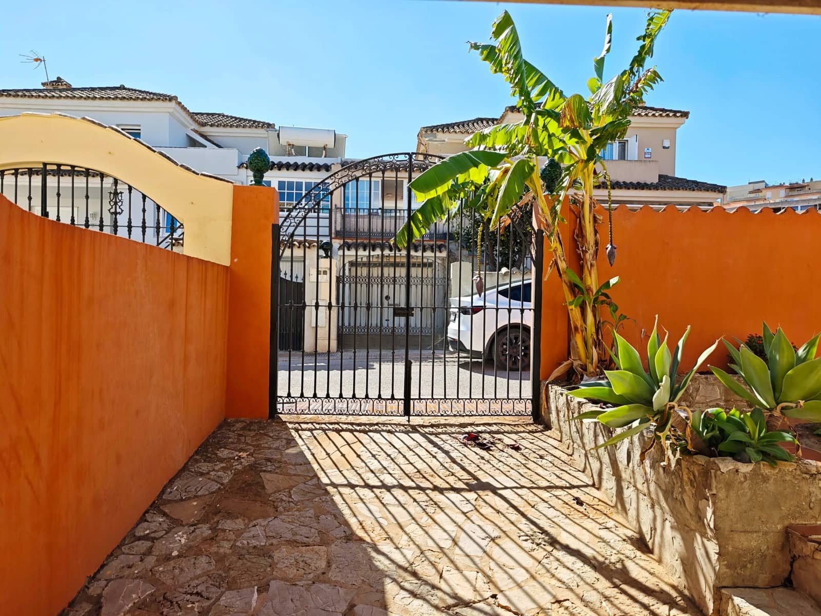 4 sypialnia Willa na sprzedaż w Algeciras z garażem - 450 000 € (Ref: 10182314)