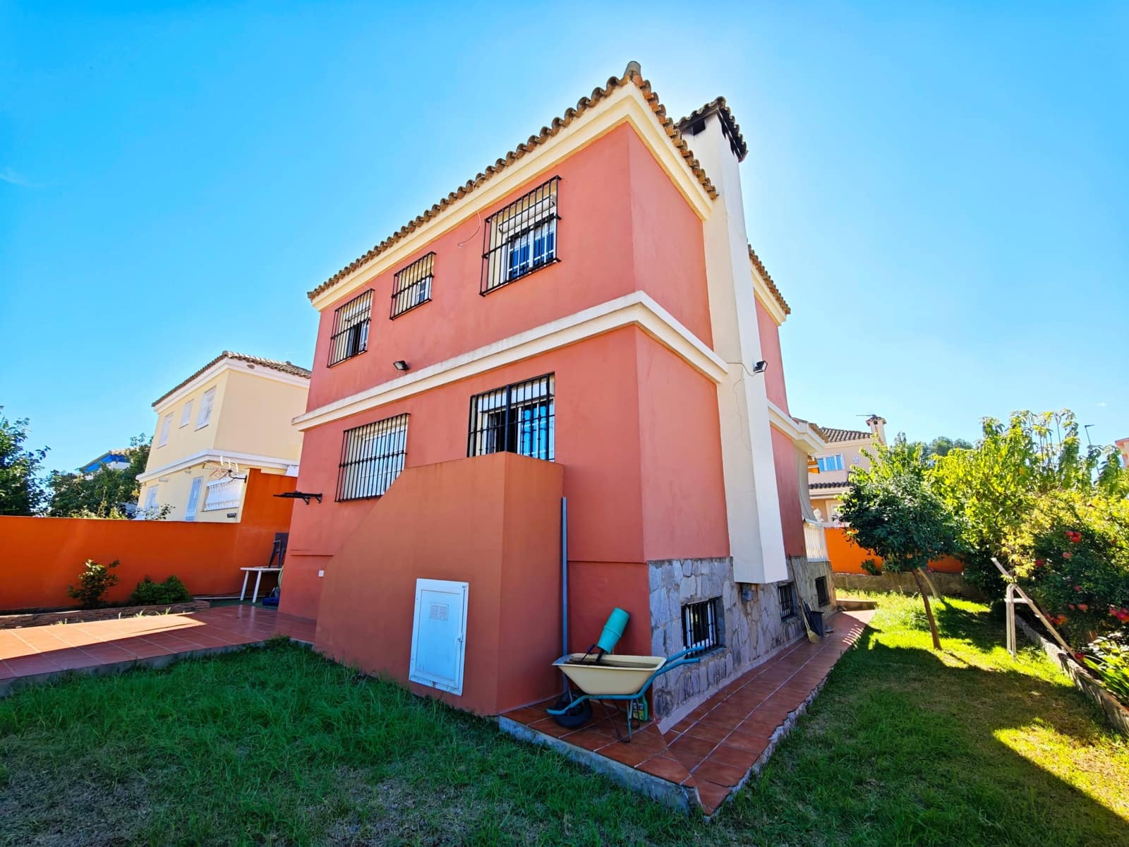 4 sypialnia Willa na sprzedaż w Algeciras z garażem - 450 000 € (Ref: 10182314)