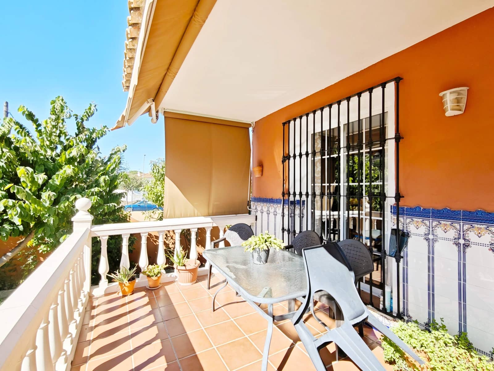 4 sypialnia Willa na sprzedaż w Algeciras z garażem - 450 000 € (Ref: 10182314)