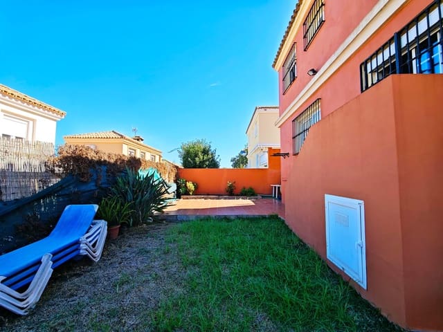 4 sypialnia Willa na sprzedaż w Algeciras z garażem - 450 000 € (Ref: 10182314)