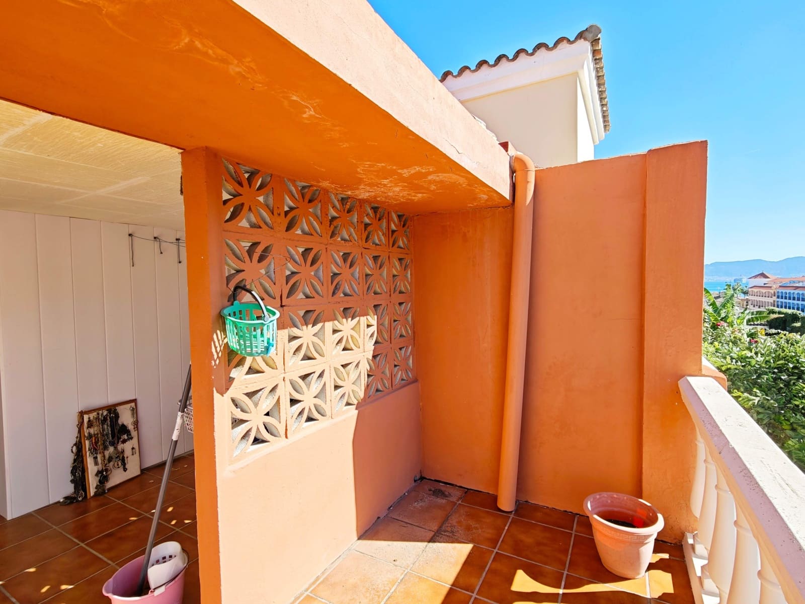 4 sypialnia Willa na sprzedaż w Algeciras z garażem - 450 000 € (Ref: 10182314)