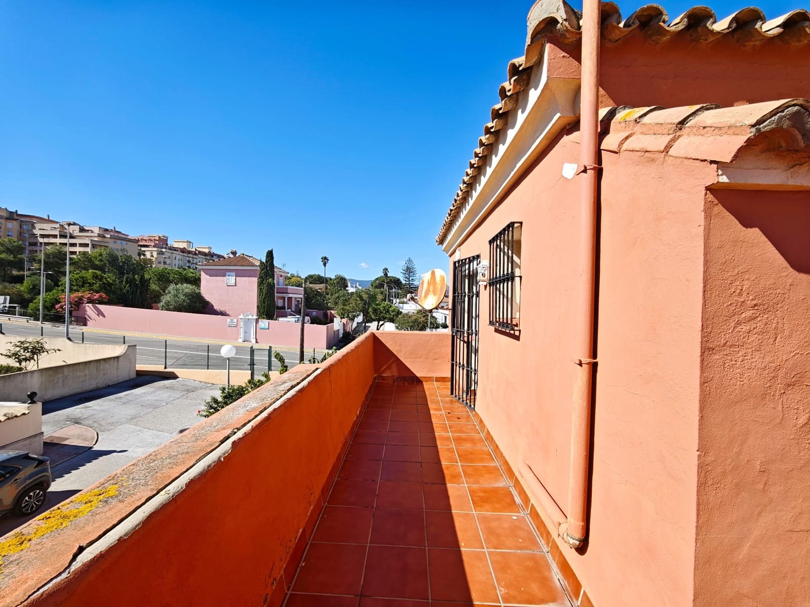4 sypialnia Willa na sprzedaż w Algeciras z garażem - 450 000 € (Ref: 10182314)