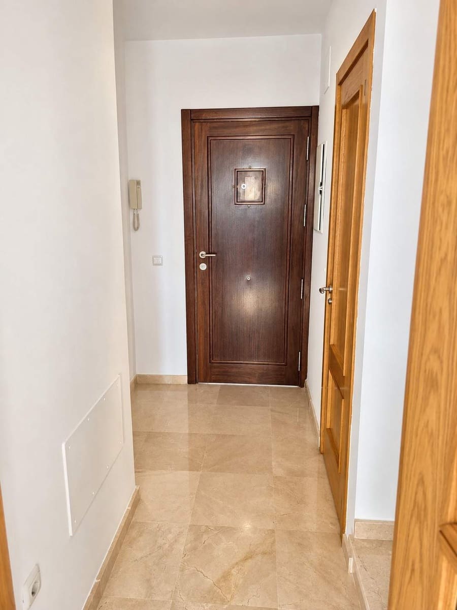3 bedroom Terraced Villa for sale in La Linea de la Concepcion with garage - € 300,000 (Ref: 10184054)