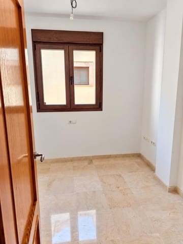 3 bedroom Terraced Villa for sale in La Línea de la Concepción with garage - € 300,000 (Ref: 10184054)