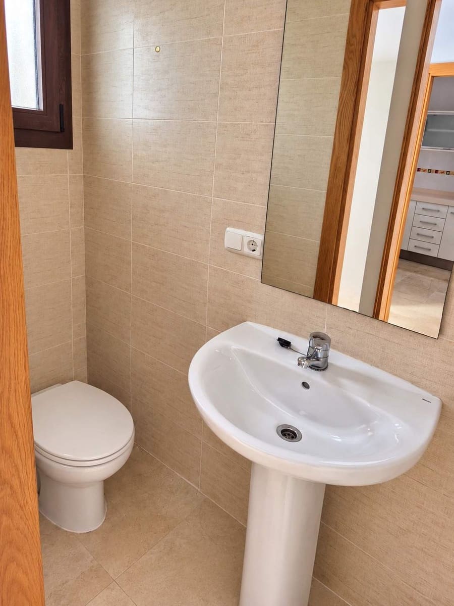 3 bedroom Terraced Villa for sale in La Linea de la Concepcion with garage - € 300,000 (Ref: 10184054)