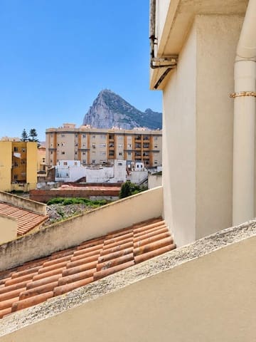 3 bedroom Terraced Villa for sale in La Línea de la Concepción with garage - € 300,000 (Ref: 10184054)