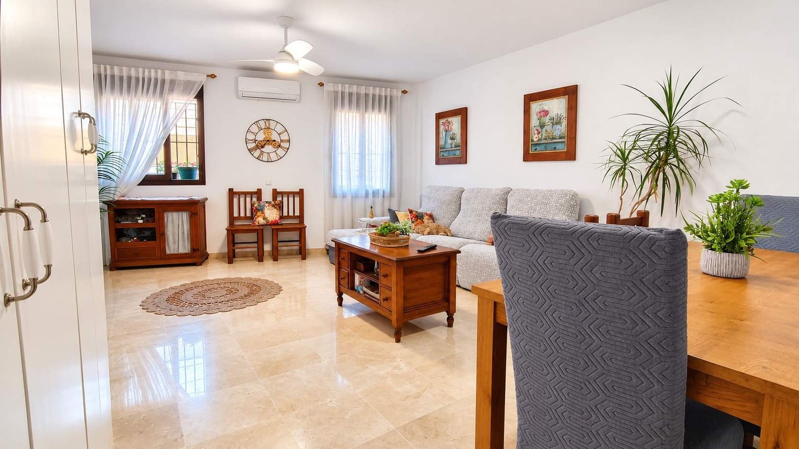 3 bedroom Terraced Villa for sale in La Linea de la Concepcion with garage - € 300,000 (Ref: 10184054)