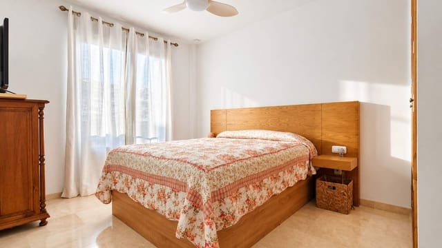 3 bedroom Terraced Villa for sale in La Línea de la Concepción with garage - € 300,000 (Ref: 10184054)